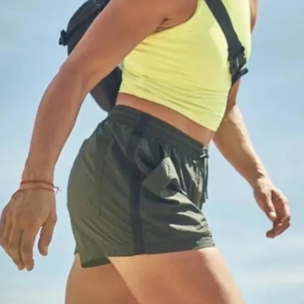 ATHLETA- Expedition Short Tuscan Olive Outdoor Hiking Travel Trail Lightweight - Picture 1 of 9